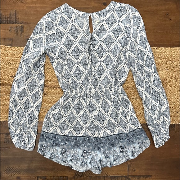 Abercrombie Small Romper - Picture 2 of 6